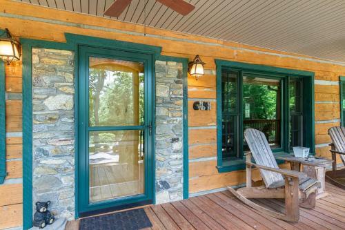 Cool Stream Lodge Cabin