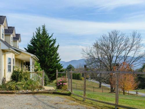 Biltmore Basecamp - Mnt Views - 6 King Bedrooms