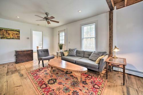 Charming Cottage With Yard - 2 Mi To Tinker St!