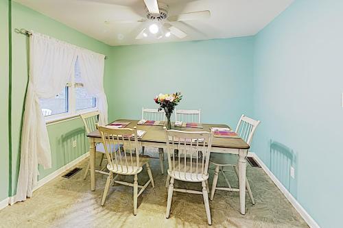 New Listing! Serene Mountain Retreat With Game Room Home