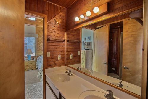 Captain's Quarters #5-2