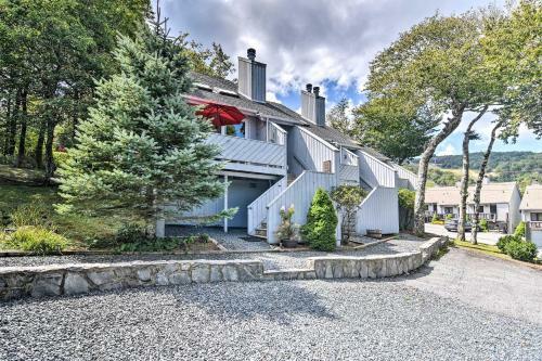 Apartamento Beech Mountain Ski Condo, With Private Balcony!