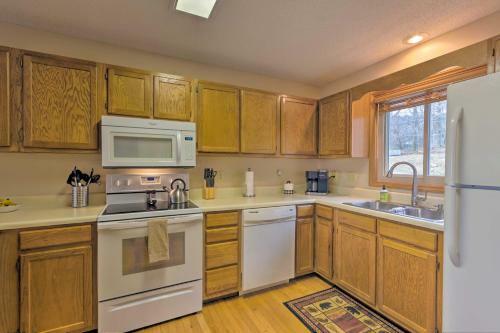 Beech Mountain Getaway, 2 Mi To Ski Resort!