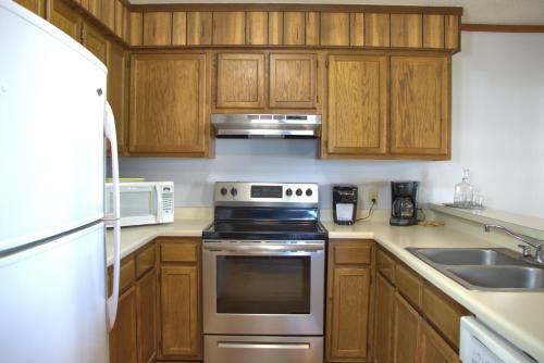 2102 - Silver 2 Bdrm - 1000 Sf Sleeps 4