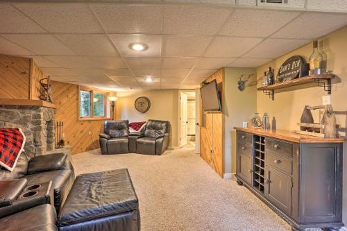 Beech Mountain Retreat With 2 Decks And Mtn View!