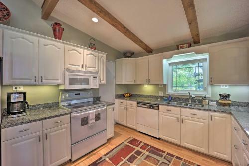 Beech Mountain Golf Course Home With Game Room!