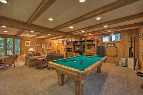 Beech Mountain Golf Course Home With Game Room!