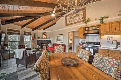 Round-on-the-bend About Beech Mtn Home With Deck!