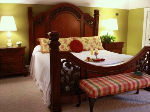 Hotel Red Rocker Inn