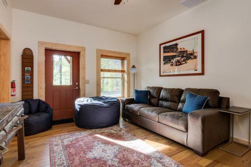 Lakey Gap Lodge Cabin