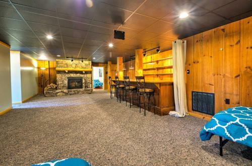 Upper Lodge Brevard Cabin On 80 Acres With Pool!
