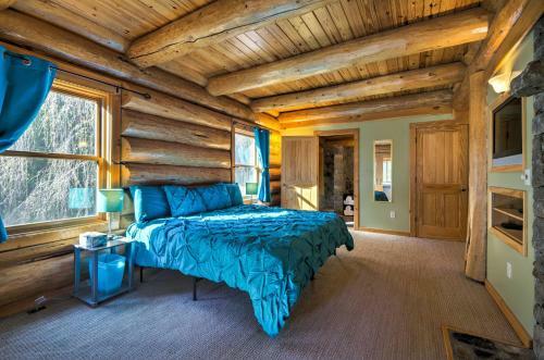 Upper Lodge Brevard Cabin On 80 Acres With Pool!