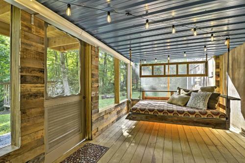 Fox Hollow Beautiful Black Mountain Apartment!