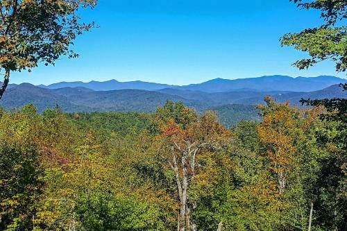 Secluded Cabin With Mtn Views - 9 Mi To Chimney Rock!