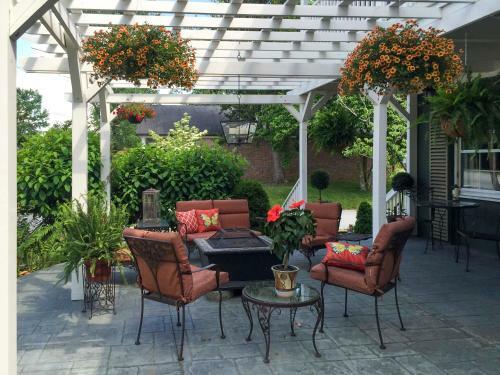 Historic Brevard Home With Deck, Walk Downtown!