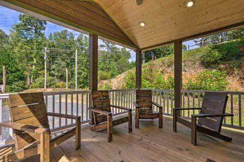 Brevard Cabin Tiny Living Near Big Adventure