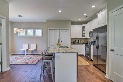 Modern Mountain Escape - Near Hiking Trails!
