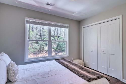 Modern Mountain Escape - Near Hiking Trails!