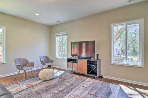 Modern Mountain Escape - Near Hiking Trails!