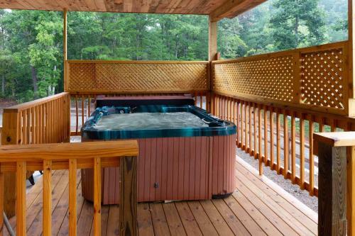 4 Bed 3 Bath Vacation Home In Bryson City