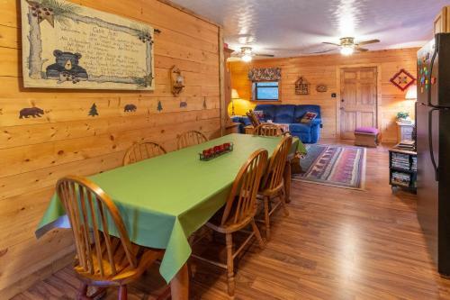 3 Bed 2 Bath Vacation Home In Bryson City