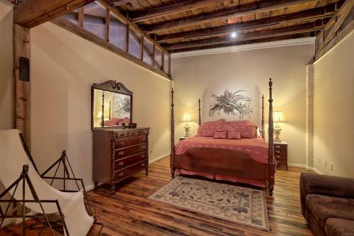 Hosteeva - Bryson City Loft 3br Luxury Getaway