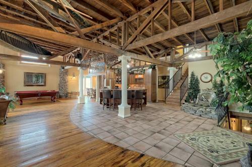 Hosteeva - Bryson City Loft 3br Luxury Getaway