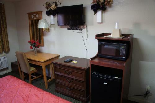 Hotel Royalinn & Suites
