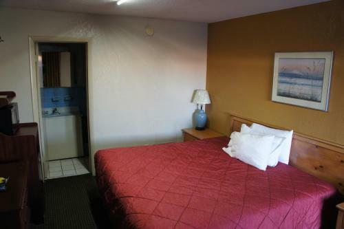 Hotel Royalinn & Suites