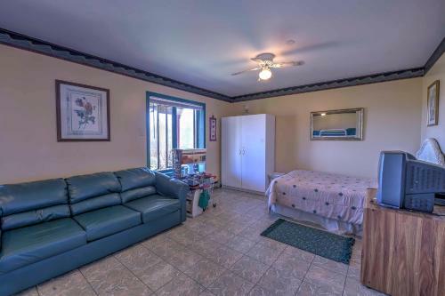 Burnsville Hideaway With Deck And Panoramic Mtn Views