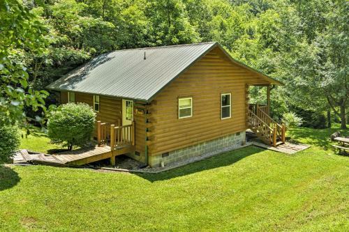 Fox Creek Hillside Cabin With Hot Tub And Fire Pit!