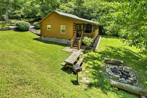 Fox Creek Hillside Cabin With Hot Tub And Fire Pit!