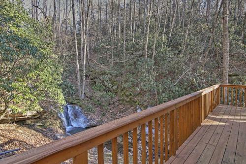 Bryson City Cottage With Hot Tub And Waterfall Views!