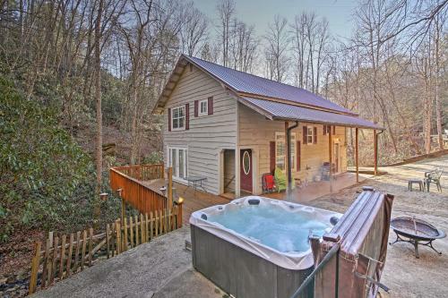 Bryson City Cottage With Hot Tub And Waterfall Views!
