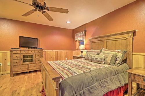 Southern Comfort Cabin With Hot Tub And Pool Table