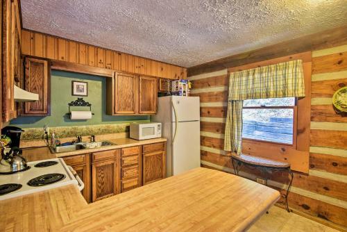 Bryson City Cabin With Mtn View About 4 Mi To Rafting