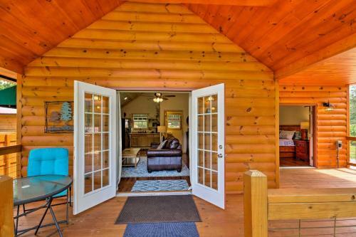 Charming Riverfront Cabin With Private Deck And Hot Tub