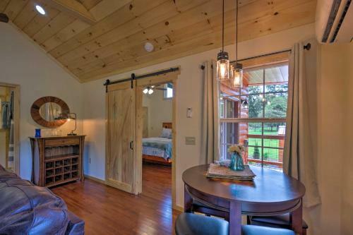 Charming Riverfront Cabin With Private Deck And Hot Tub