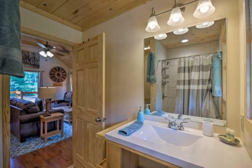 Charming Riverfront Cabin With Private Deck And Hot Tub
