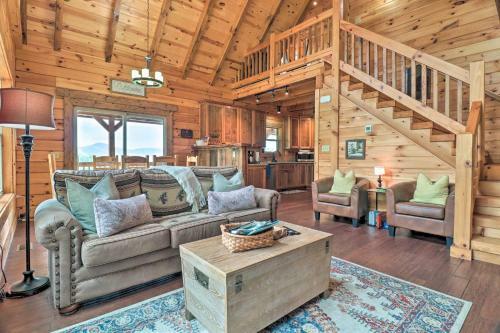 Elevated Cabin Bordering Smoky Mountain Natl Park