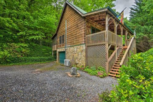 Secluded Smoky Mtn Cabin With Hot Tub And Fire Pit!