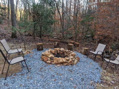 Deep Creek Hideaway Cabin