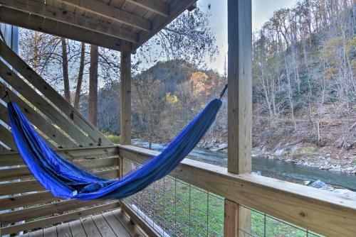 Apartamento Burnsville Studio On Cane River With Fire Pit!
