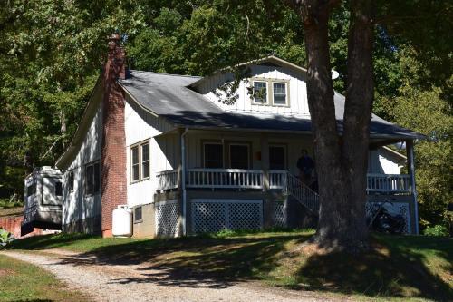 Bed & Breakfast Wing & Hoof Mountain Escape