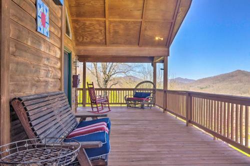 Burnsville Cabin With Wraparound Deck, Mtn View