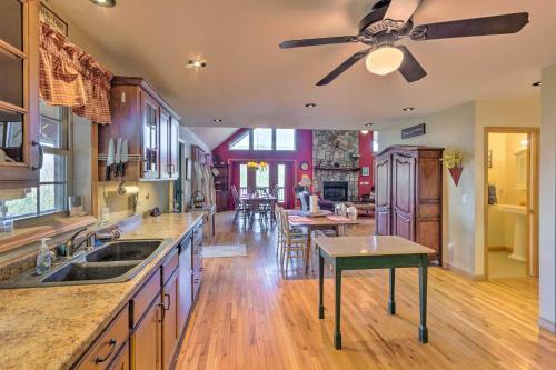 Burnsville Cabin With Wraparound Deck, Mtn View