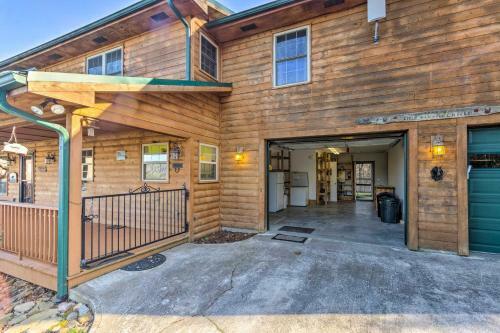 Burnsville Cabin With Wraparound Deck, Mtn View