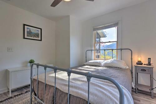Reclusive Mountaintop Home With Stunning Views!
