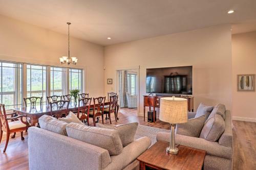 Modern Candler Gem With View, Great For Couples