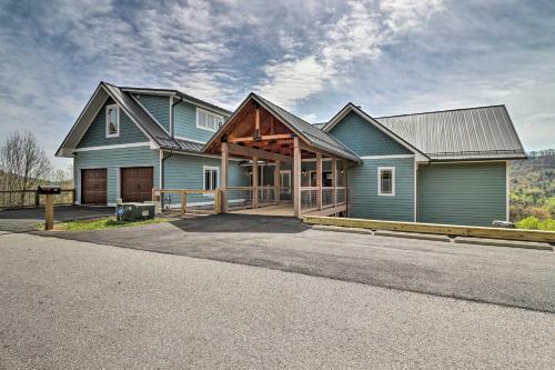 Modern Candler Gem With View, Great For Couples
